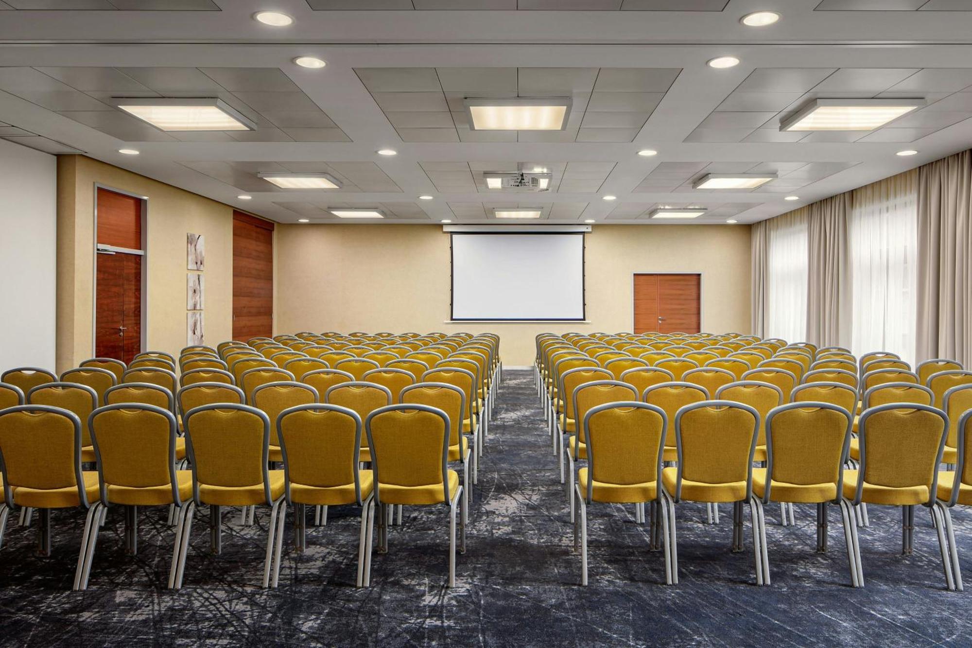 מלון Courtyard By Marriott Pilsen מראה חיצוני תמונה