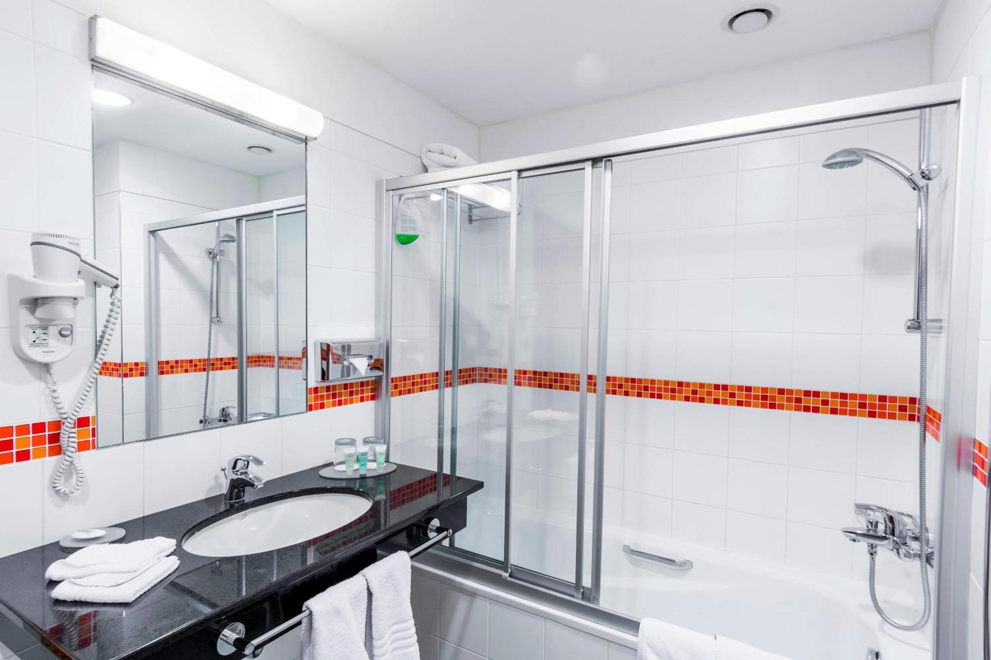 מלון Courtyard By Marriott Pilsen מראה חיצוני תמונה